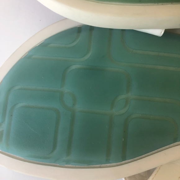 Andre Assous White with Multi Color ZigZag Pattern Flat Sandal - Picture 5 of 6